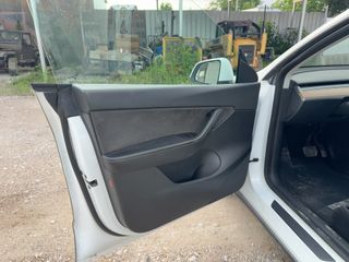 2022 Tesla Model Y Long Range Dual Motor All-Wheel Drive - Driver's Front Door Image